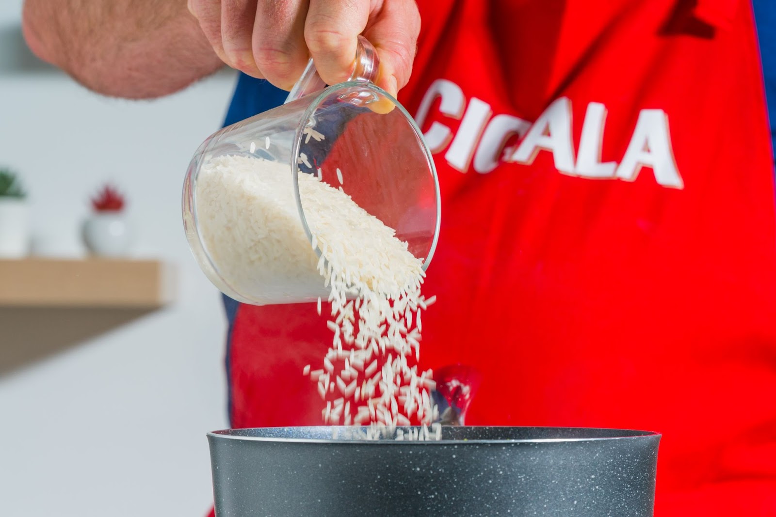 Junte o Arroz para Confeccionar o Arroz de Coco e Lima da Cigala