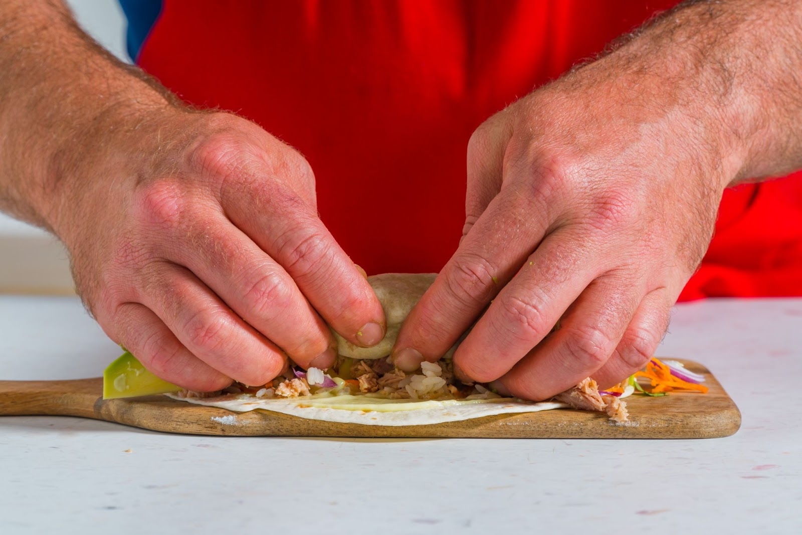 Enrole o Wrap de Atum Confecionado com Arroz Cigala e Sirva de Imediato