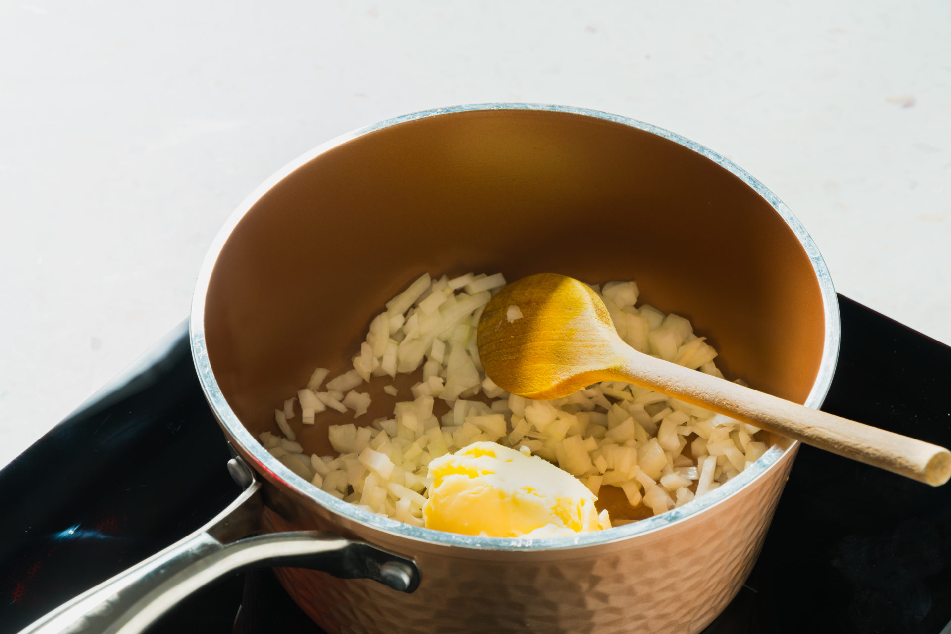 Preparação do arroz à milanesa