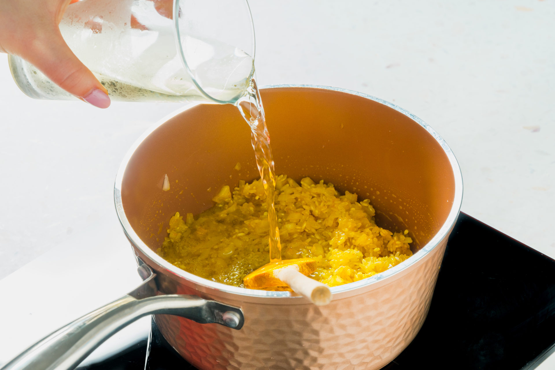 acrescentar água ao arroz à milanesa