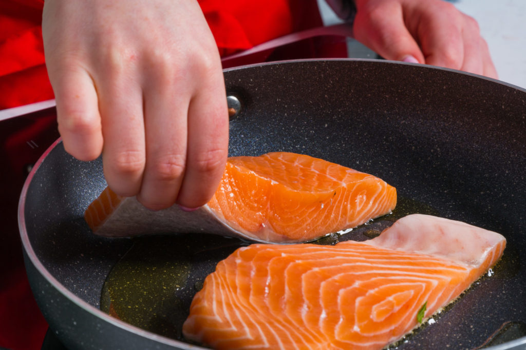 salmão grelhado para ingredientes para kedgeree de salmão