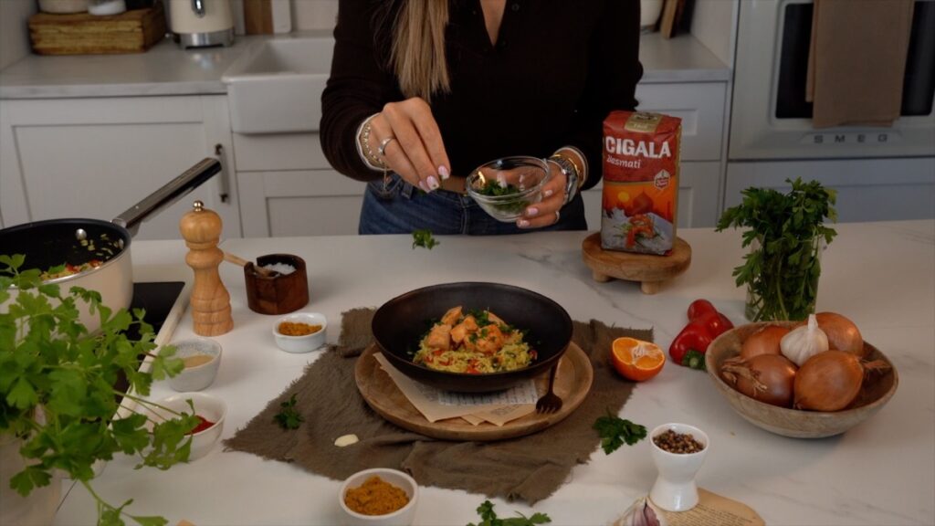Finalize com salsa fresca picada