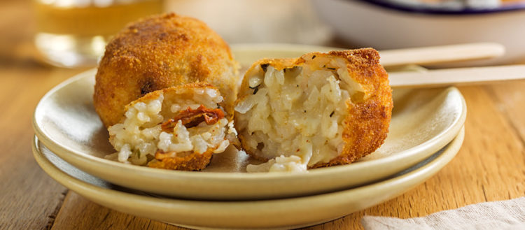 Arancinis de Mozzarella e Tomate Seco