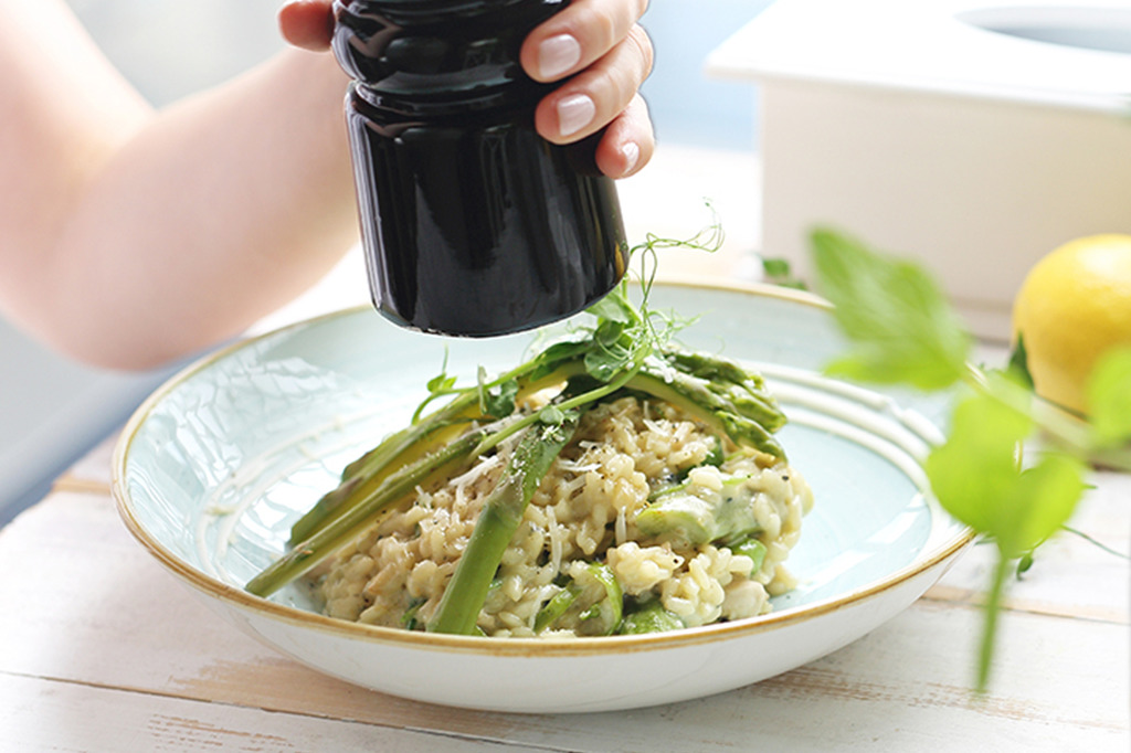 risotto de legumes da cigala com moinho preto de especiarias