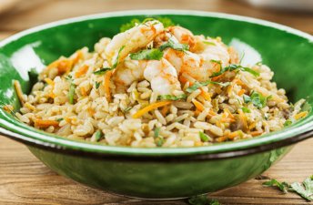 Arroz de caril e camarão