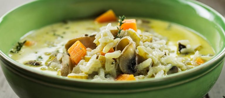 Foto de Sopa de Arroz e Cogumelos