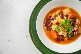 Arroz de entrecosto com verduras e feijão