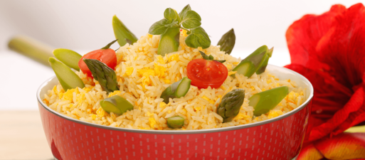 Salada de arroz com ovo e espargos da cigala