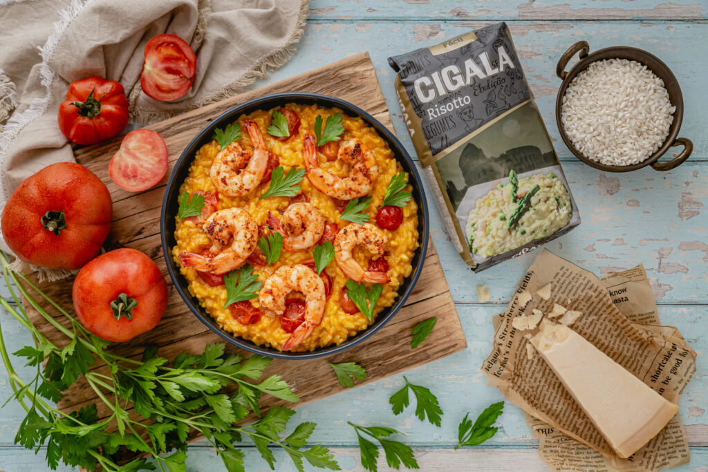 risotto com açafrão camarão e tomate cereja