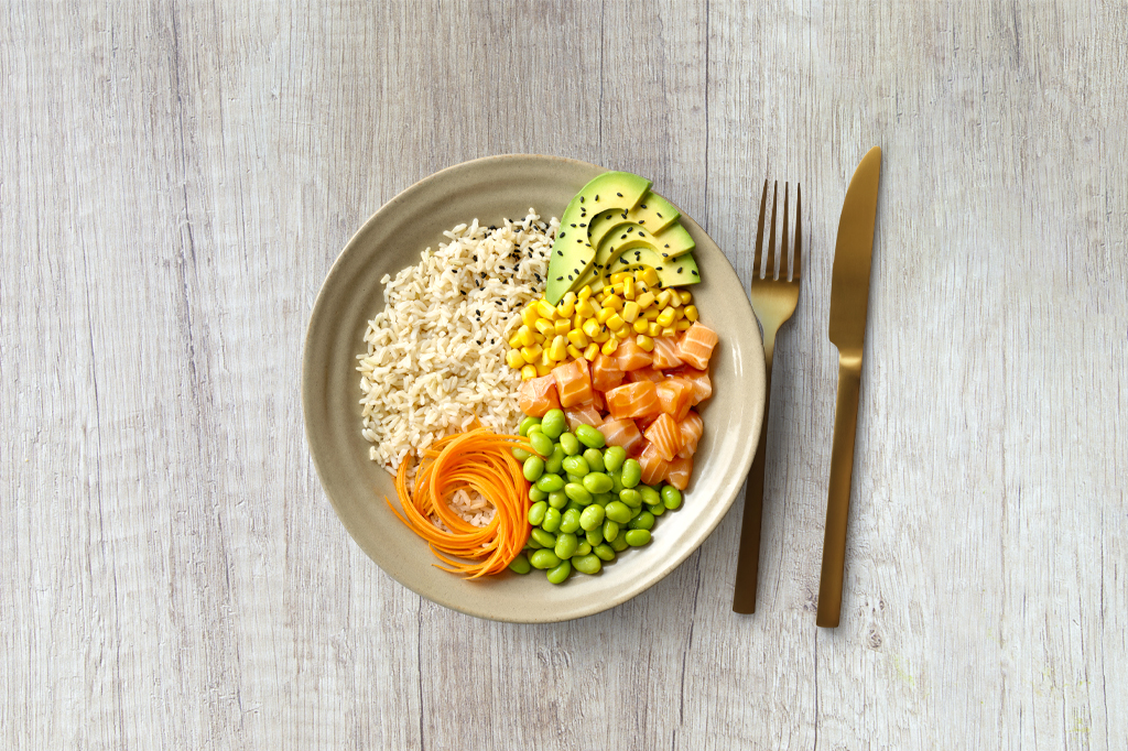 Poké de Salmão com Arroz Integral