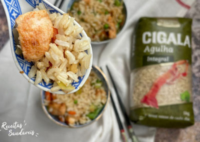 Arroz Frito com frango e legumes chineses