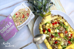 Salada Tropical com arroz integral e quinoa