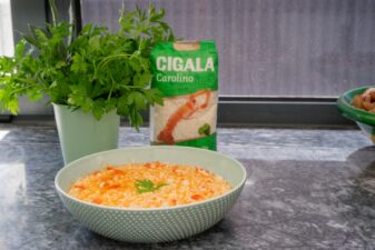 A Magia do Arroz de Tomate: Uma Receita Clássica e Simples