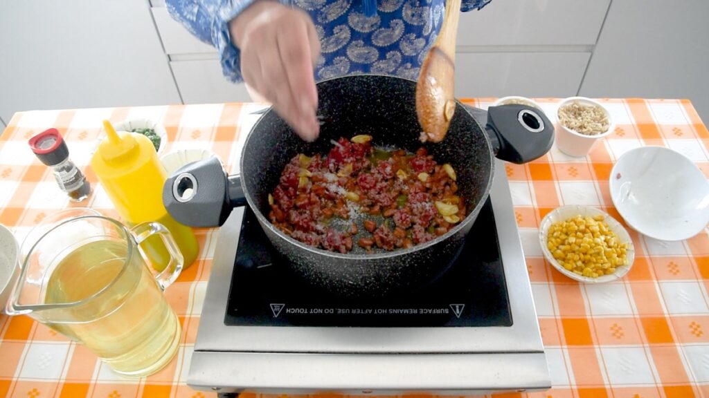 Este processo de camadas de sabor é essencial para um resultado final saboroso.