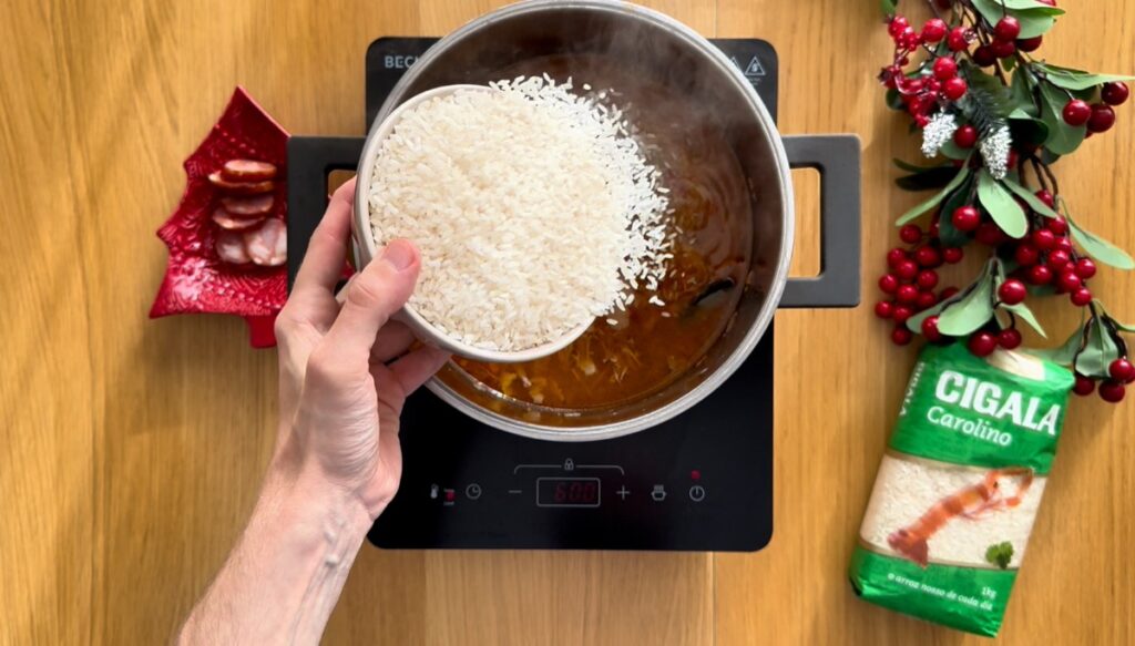 Use o dobro de água da cozedura em relação à quantidade de arroz