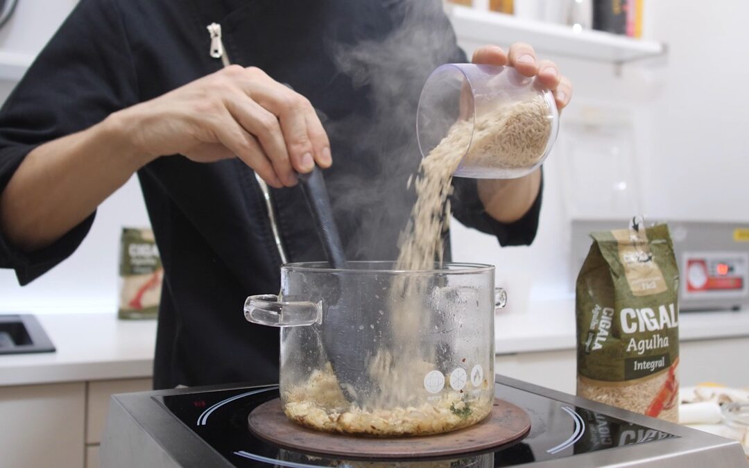 Técnicas eficazes para cozer arroz Integral rapidamente