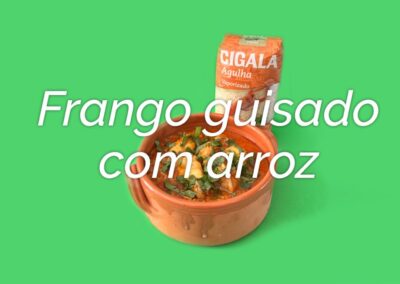 Frango guisado com arroz: receita fácil e saborosa