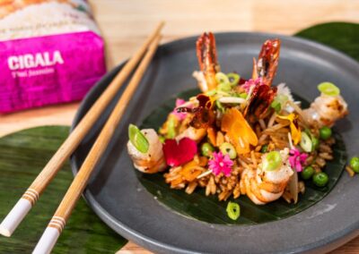 Arroz chinês frito com camarão: receita fácil e saborosa